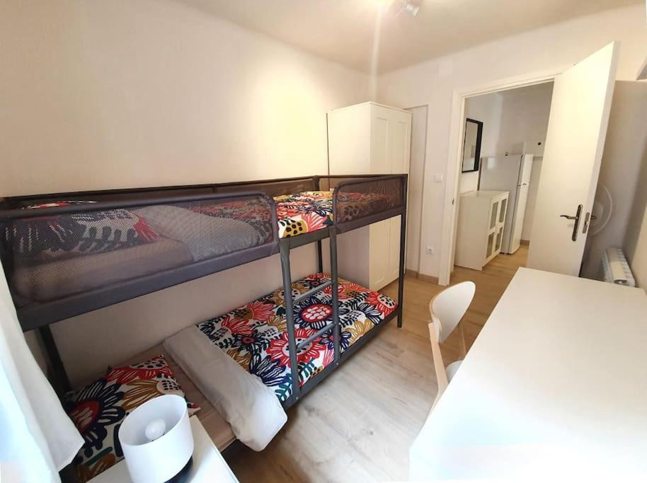 Acogedor Piso En El Centro De Sabinanigo Apartman Kültér fotó
